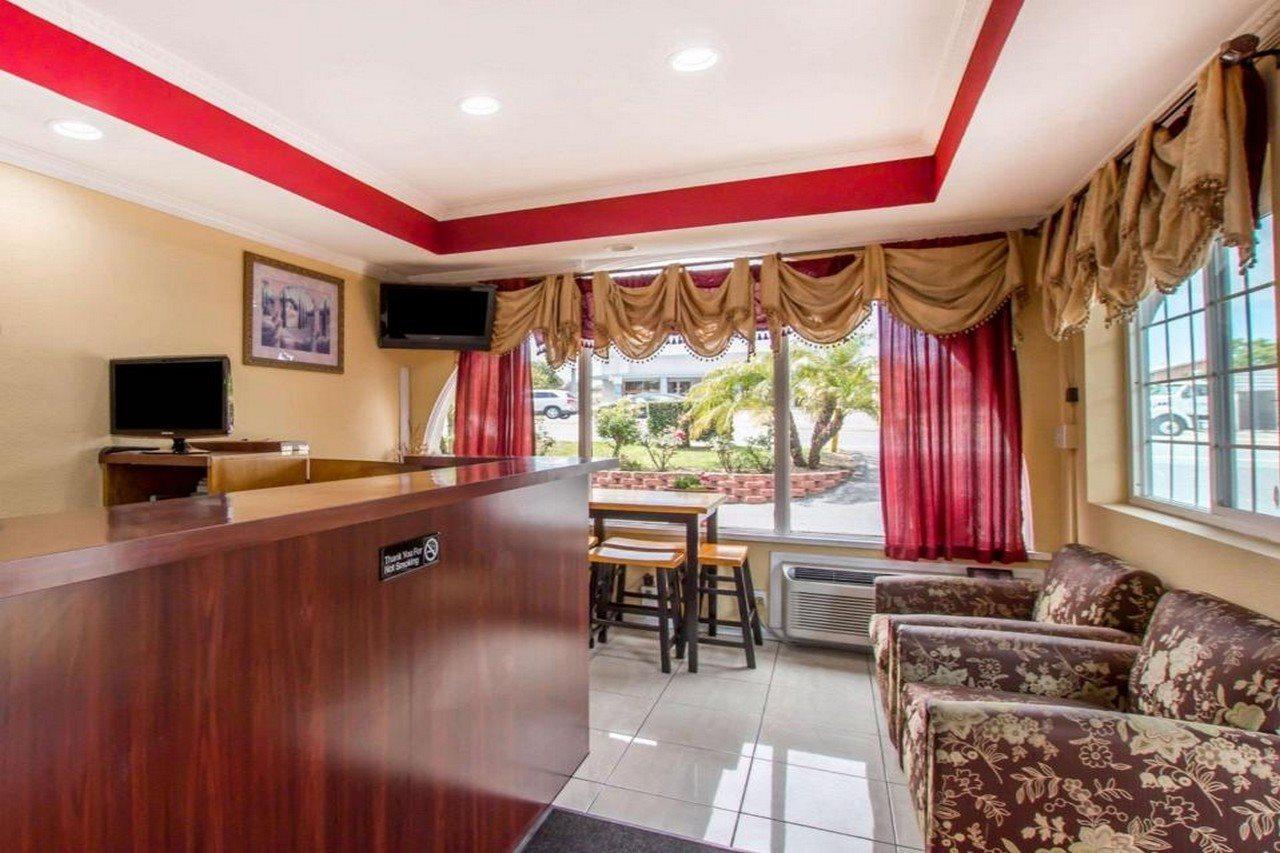 Rodeway San Diego East 2*