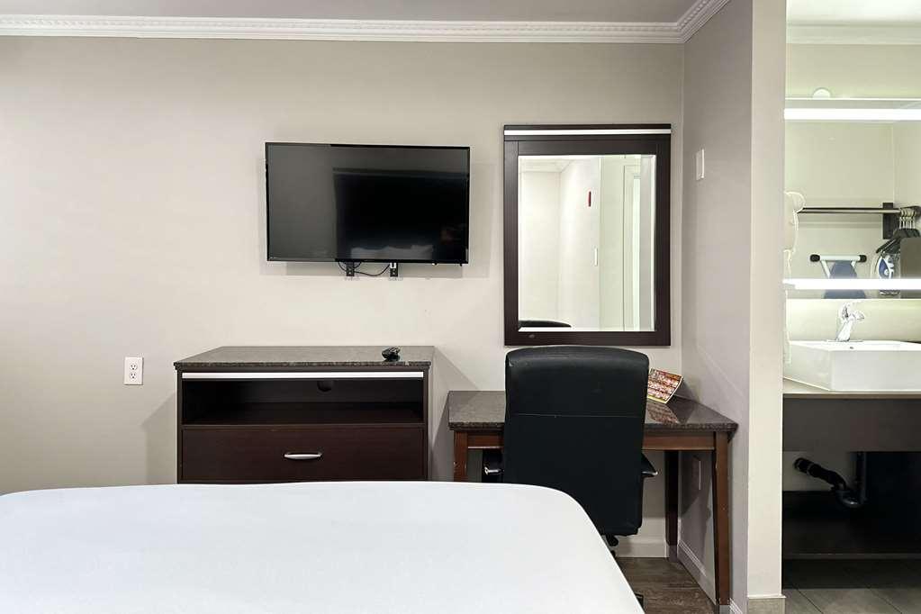 Rodeway San Diego East Inn