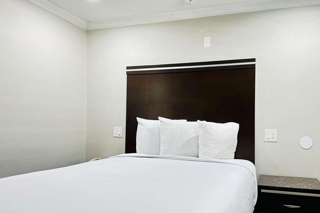 Rodeway San Diego East 2*