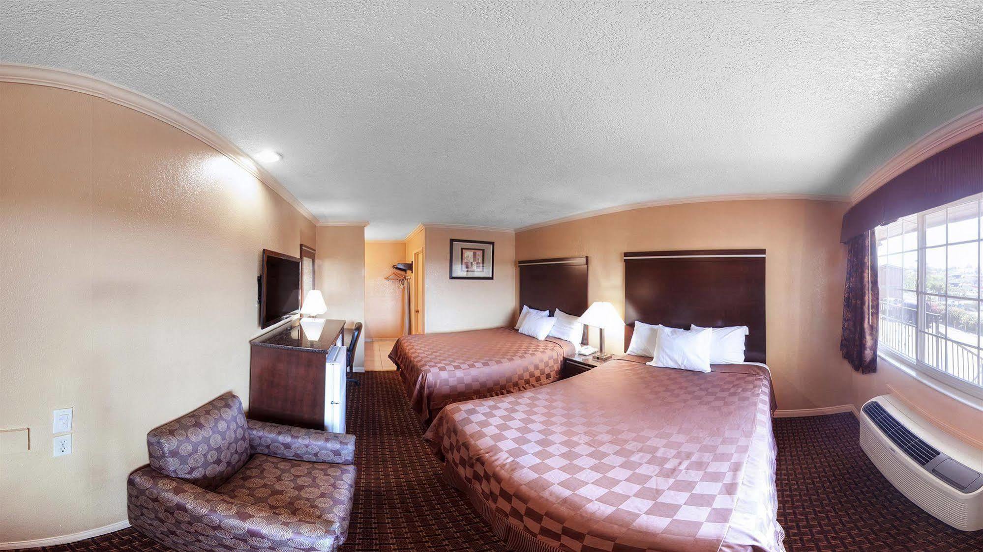 Rodeway San Diego East 2*